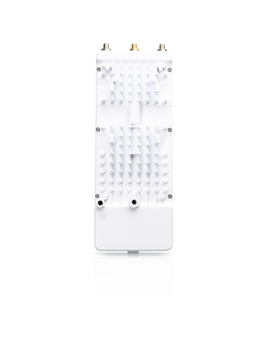  UISP airFiber 5XHD 5-GHz 1-Gbps Point to Point Carrier Backhaul Radio