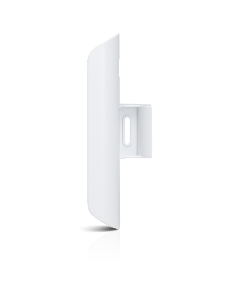  UISP airMAX NanoStation LocoM5 5-GHz 13-dBi 2x2 MIMO CPE